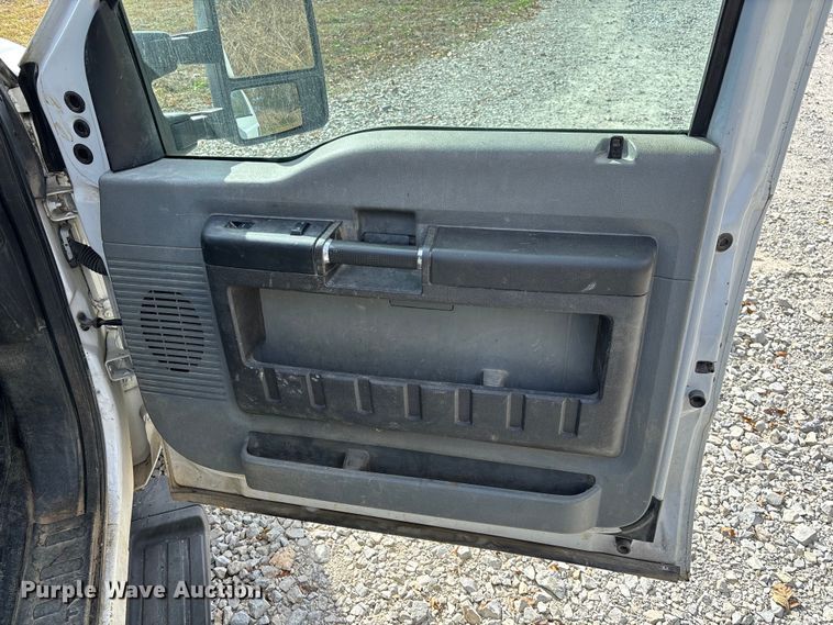 image for item EV3277 2014 Ford F250 Super Duty SuperCab pickup truck