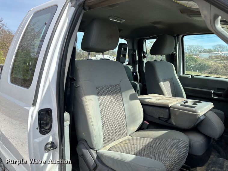 image for item EV3277 2014 Ford F250 Super Duty SuperCab pickup truck