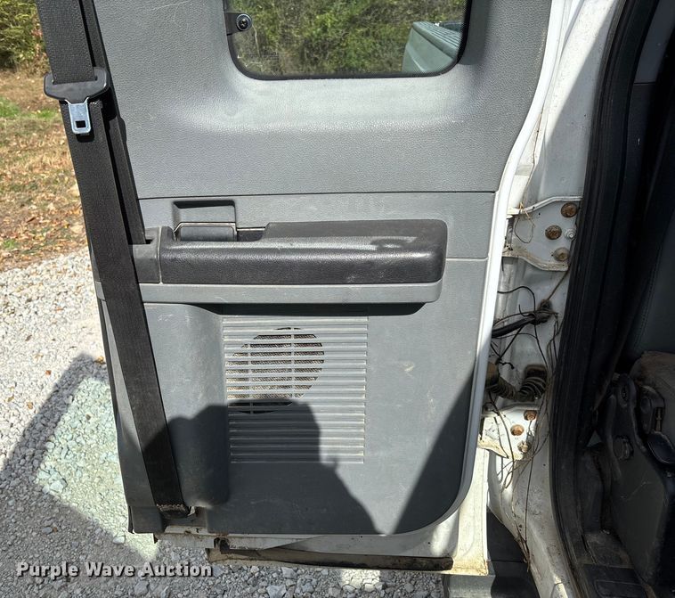 image for item EV3277 2014 Ford F250 Super Duty SuperCab pickup truck