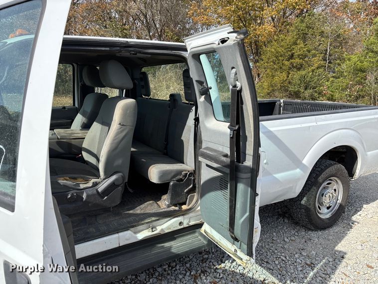 image for item EV3277 2014 Ford F250 Super Duty SuperCab pickup truck