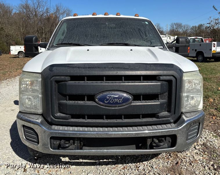 image for item EV3278 2015 Ford F350 Super Duty Crew Cab pickup truck
