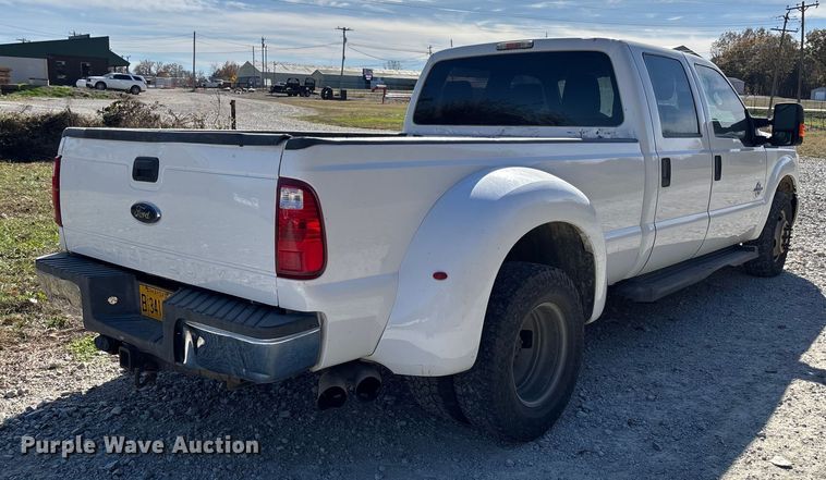 image for item EV3278 2015 Ford F350 Super Duty Crew Cab pickup truck