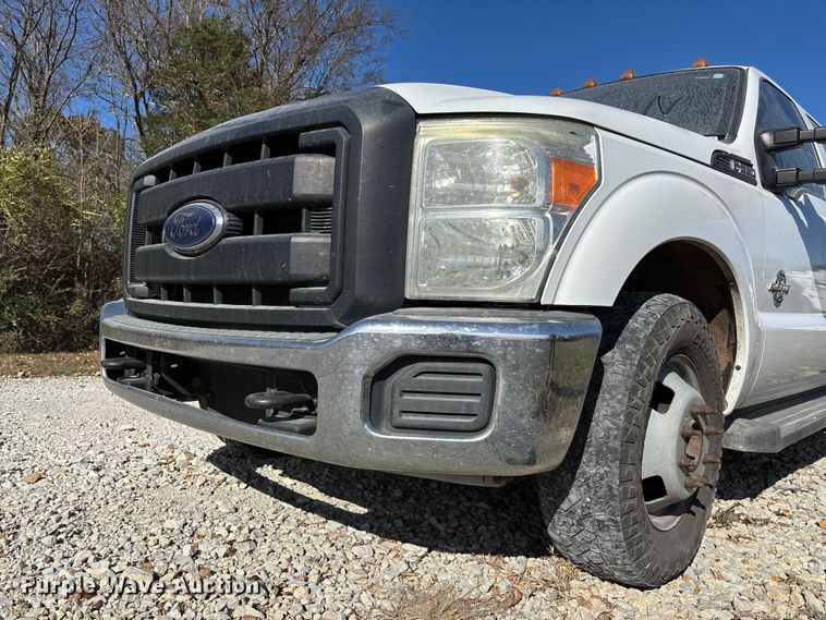 image for item EV3278 2015 Ford F350 Super Duty Crew Cab pickup truck