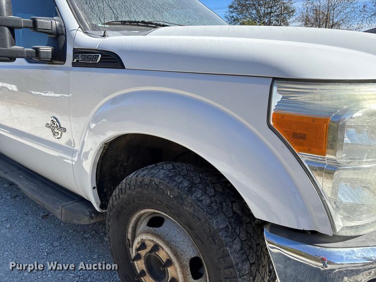 image for item EV3278 2015 Ford F350 Super Duty Crew Cab pickup truck
