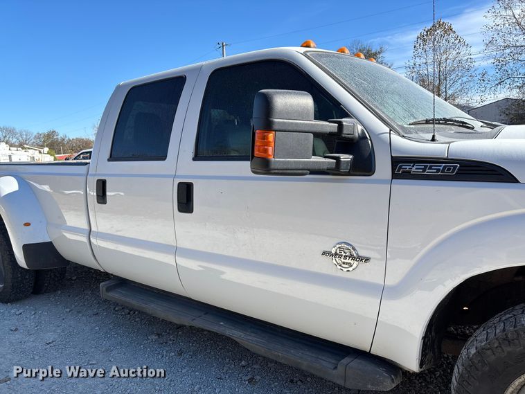 image for item EV3278 2015 Ford F350 Super Duty Crew Cab pickup truck