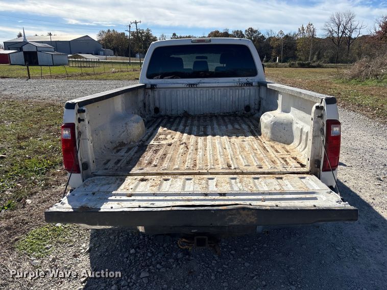 image for item EV3278 2015 Ford F350 Super Duty Crew Cab pickup truck