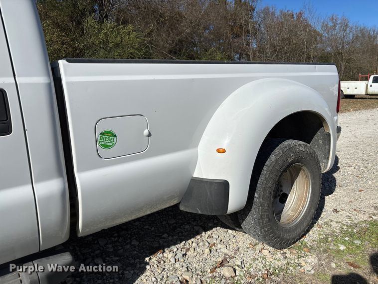 image for item EV3278 2015 Ford F350 Super Duty Crew Cab pickup truck