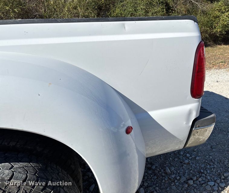 image for item EV3278 2015 Ford F350 Super Duty Crew Cab pickup truck