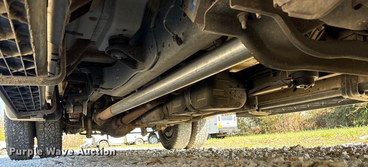 image for item EV3278 2015 Ford F350 Super Duty Crew Cab pickup truck