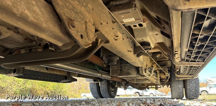 image for item EV3278 2015 Ford F350 Super Duty Crew Cab pickup truck