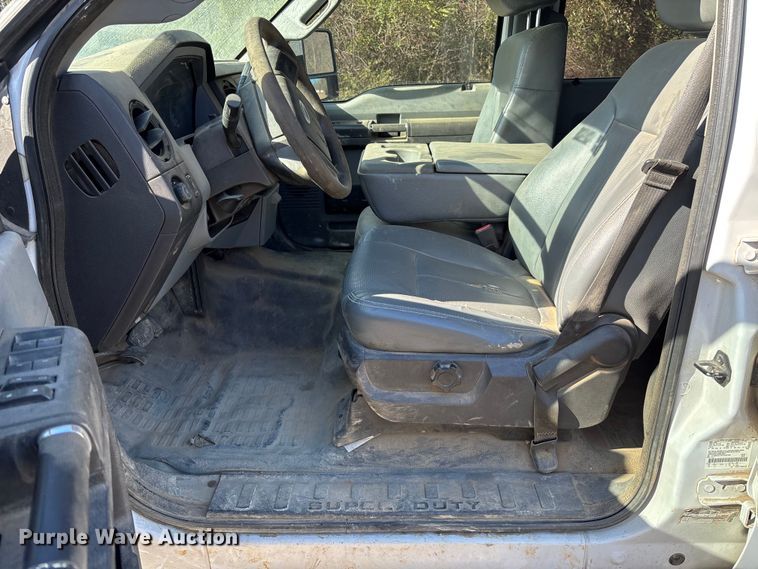 image for item EV3278 2015 Ford F350 Super Duty Crew Cab pickup truck