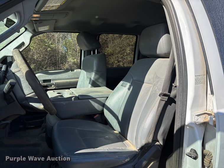 image for item EV3278 2015 Ford F350 Super Duty Crew Cab pickup truck