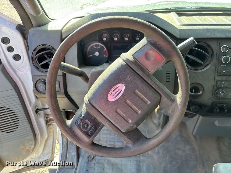 image for item EV3278 2015 Ford F350 Super Duty Crew Cab pickup truck