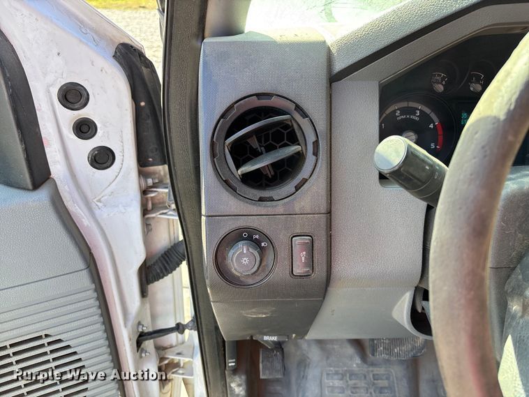 image for item EV3278 2015 Ford F350 Super Duty Crew Cab pickup truck