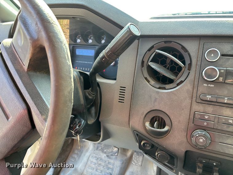 image for item EV3278 2015 Ford F350 Super Duty Crew Cab pickup truck