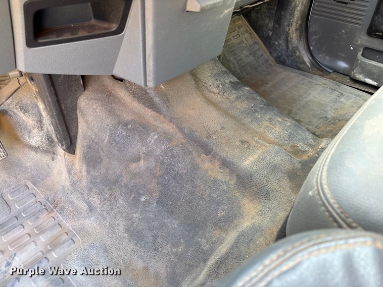 image for item EV3278 2015 Ford F350 Super Duty Crew Cab pickup truck