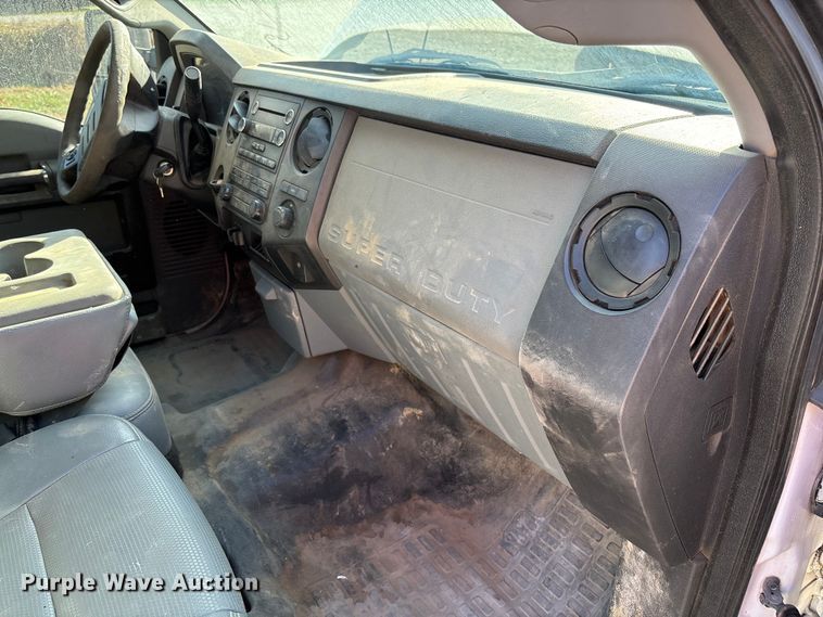 image for item EV3278 2015 Ford F350 Super Duty Crew Cab pickup truck