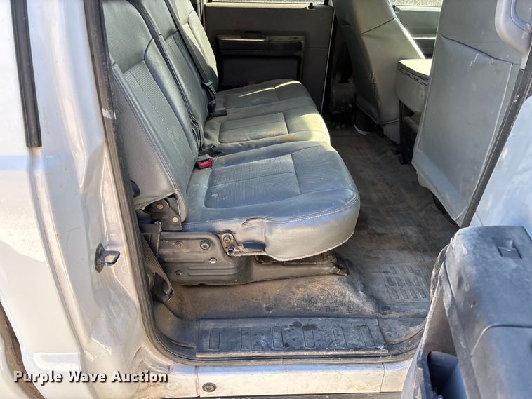 image for item EV3278 2015 Ford F350 Super Duty Crew Cab pickup truck