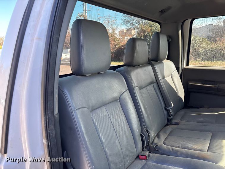 image for item EV3278 2015 Ford F350 Super Duty Crew Cab pickup truck