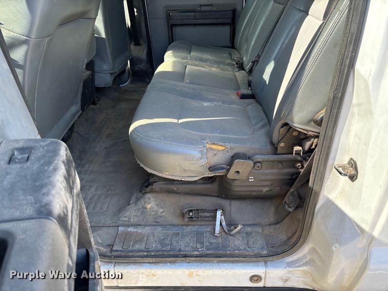 image for item EV3278 2015 Ford F350 Super Duty Crew Cab pickup truck