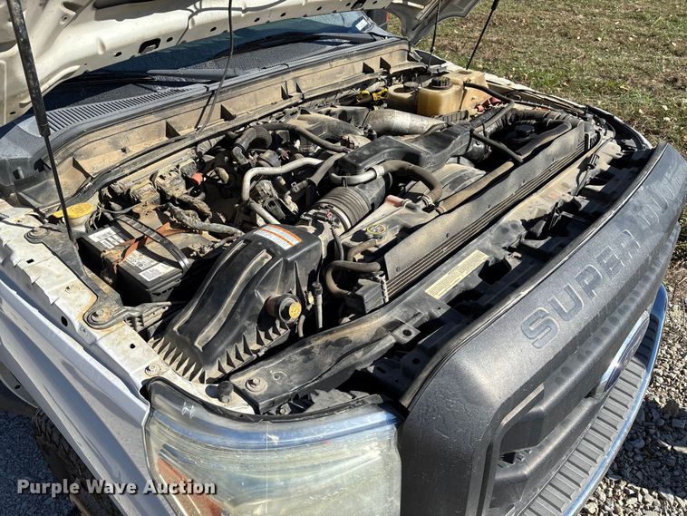 image for item EV3278 2015 Ford F350 Super Duty Crew Cab pickup truck