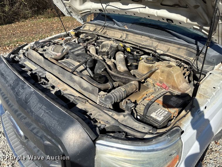 image for item EV3278 2015 Ford F350 Super Duty Crew Cab pickup truck