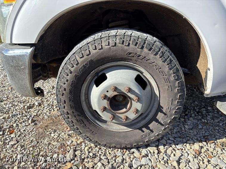 image for item EV3278 2015 Ford F350 Super Duty Crew Cab pickup truck