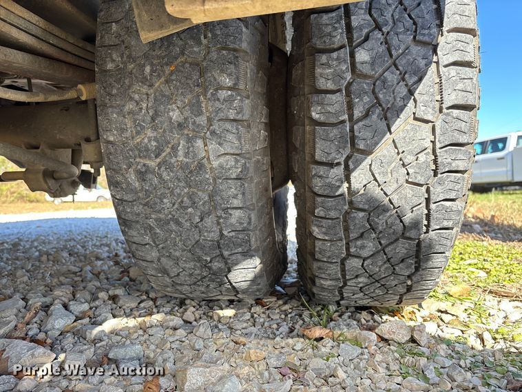 image for item EV3278 2015 Ford F350 Super Duty Crew Cab pickup truck