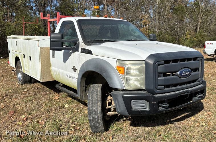 image for item EV3279 2011 Ford F550 utility / service truck