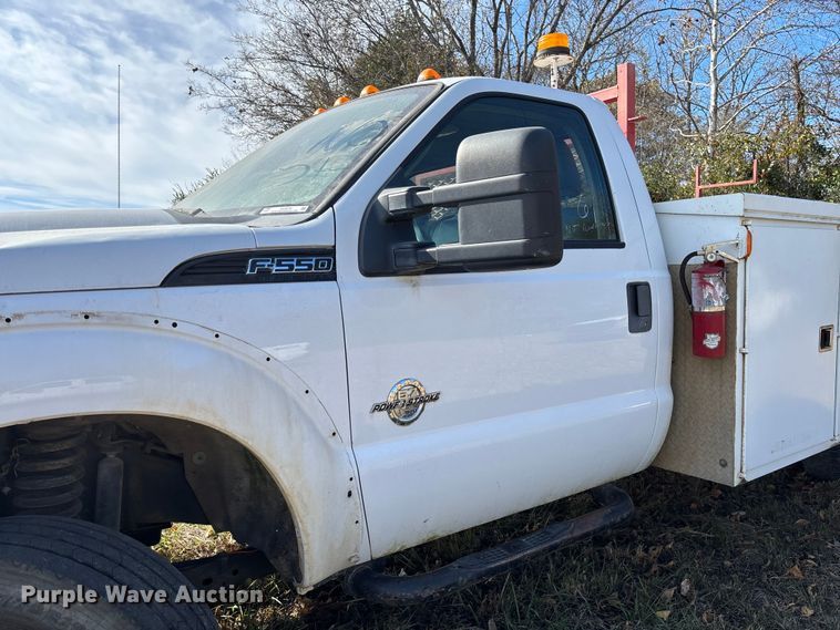 image for item EV3279 2011 Ford F550 utility / service truck