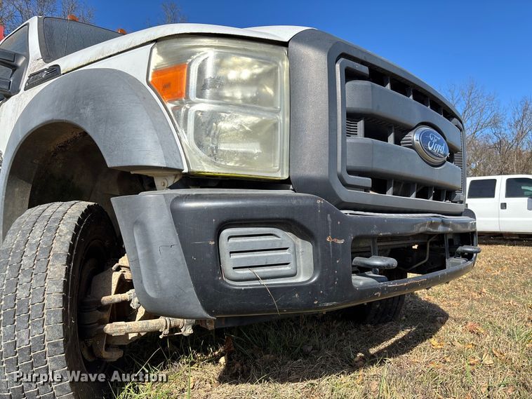 image for item EV3279 2011 Ford F550 utility / service truck