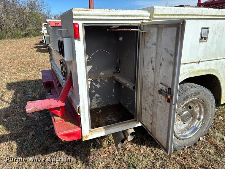 image for item EV3279 2011 Ford F550 utility / service truck