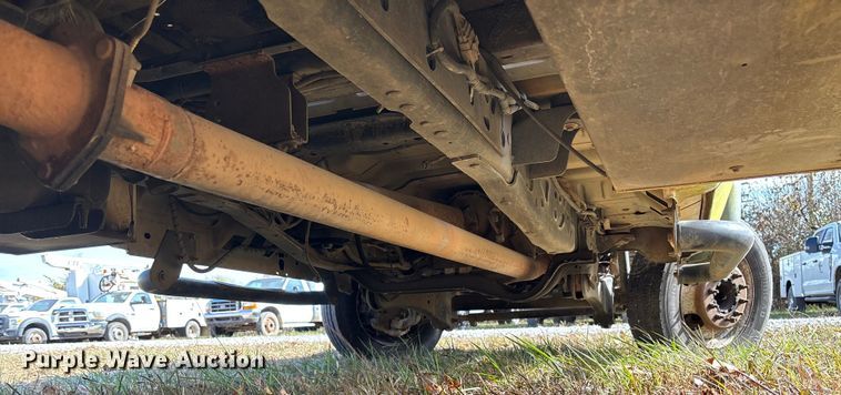 image for item EV3279 2011 Ford F550 utility / service truck