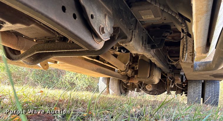 image for item EV3279 2011 Ford F550 utility / service truck