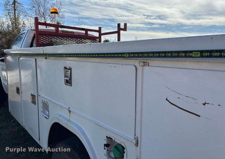 image for item EV3279 2011 Ford F550 utility / service truck