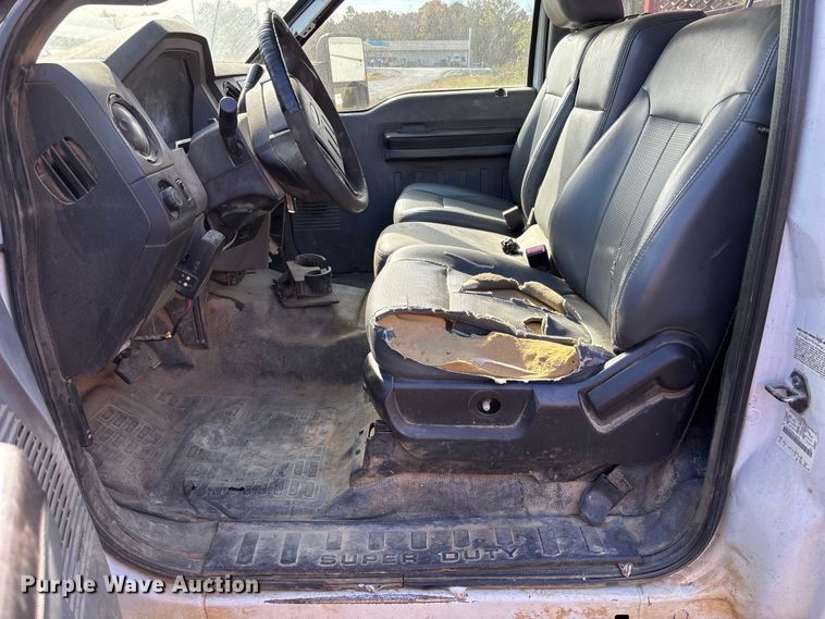 image for item EV3279 2011 Ford F550 utility / service truck