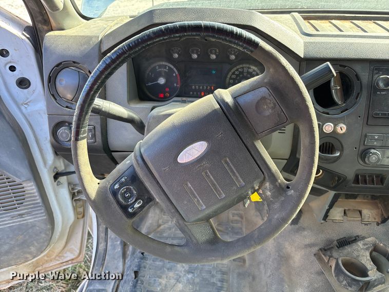 image for item EV3279 2011 Ford F550 utility / service truck