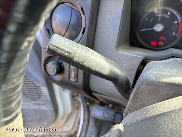 image for item EV3279 2011 Ford F550 utility / service truck