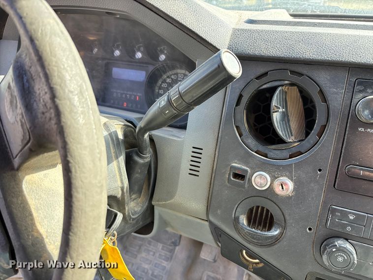 image for item EV3279 2011 Ford F550 utility / service truck