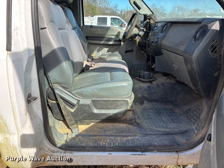 image for item EV3279 2011 Ford F550 utility / service truck