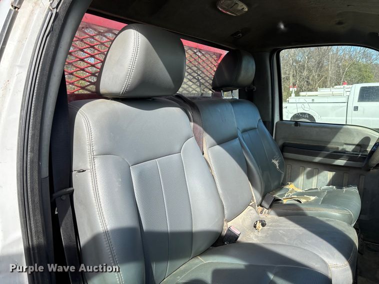 image for item EV3279 2011 Ford F550 utility / service truck