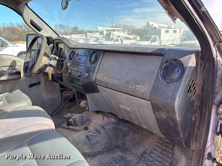 image for item EV3279 2011 Ford F550 utility / service truck