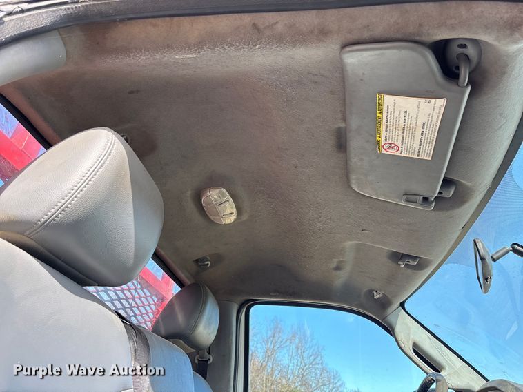 image for item EV3279 2011 Ford F550 utility / service truck