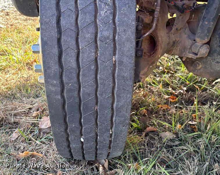 image for item EV3279 2011 Ford F550 utility / service truck