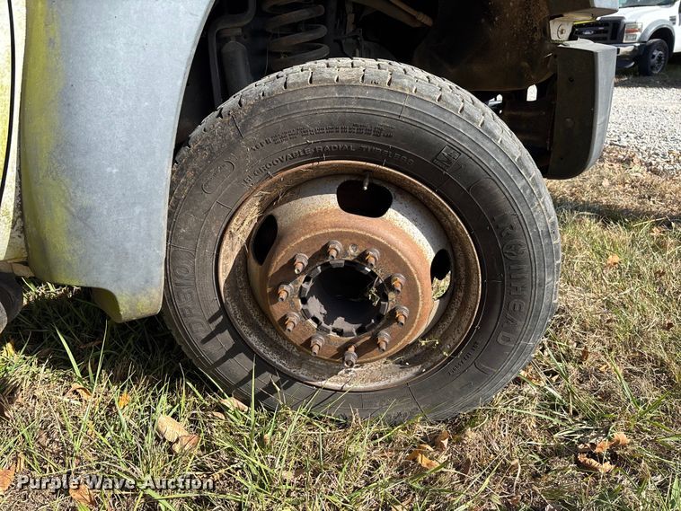 image for item EV3279 2011 Ford F550 utility / service truck