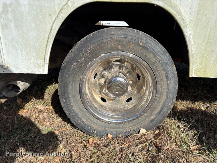 image for item EV3279 2011 Ford F550 utility / service truck