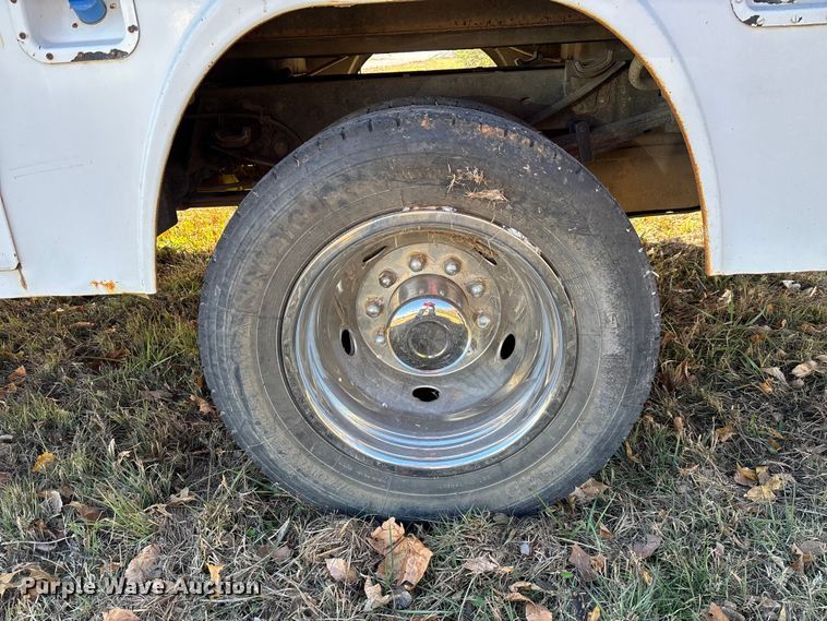 image for item EV3279 2011 Ford F550 utility / service truck