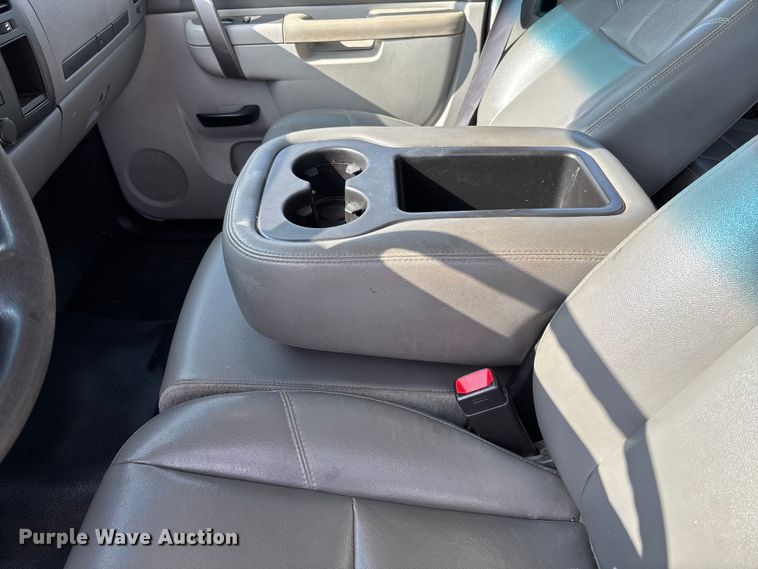 image for item EV3316 2013 GMC Sierra 2500 Ext. Cab utility bed pickup truck