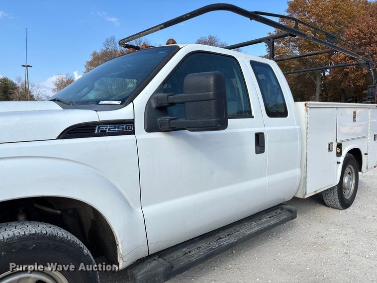 image for item EV3317 2012 Ford F250 Super Duty Extended Cab Utility Bed Pickup