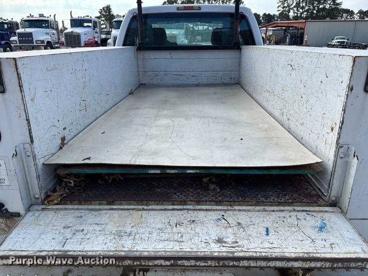 image for item EV3317 2012 Ford F250 Super Duty Extended Cab Utility Bed Pickup